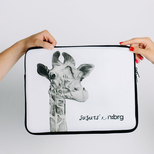 Giraffe | laptop island 13" & 15"